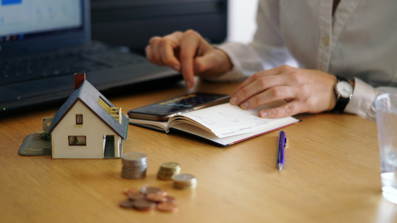 Pequenos gastos, grandes impactos: como cortar excessos no mês, sem abrir mão do que importa?